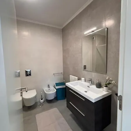 Apartman Stylish Near Oasis *