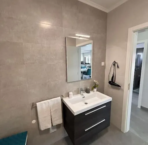 Stylish Near Oasis شقة *