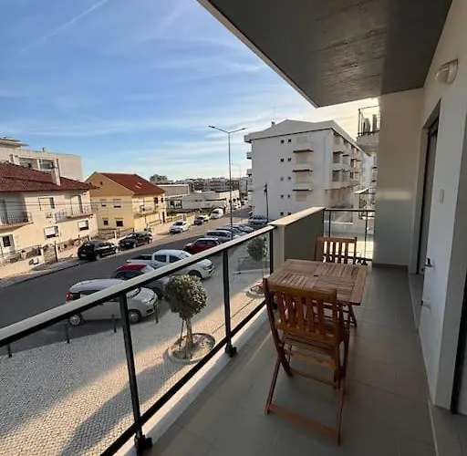 Stylish Near Oasis *